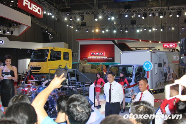 VMS 2015: FUSO trình diễn độc đáo thu hút khách tham quan